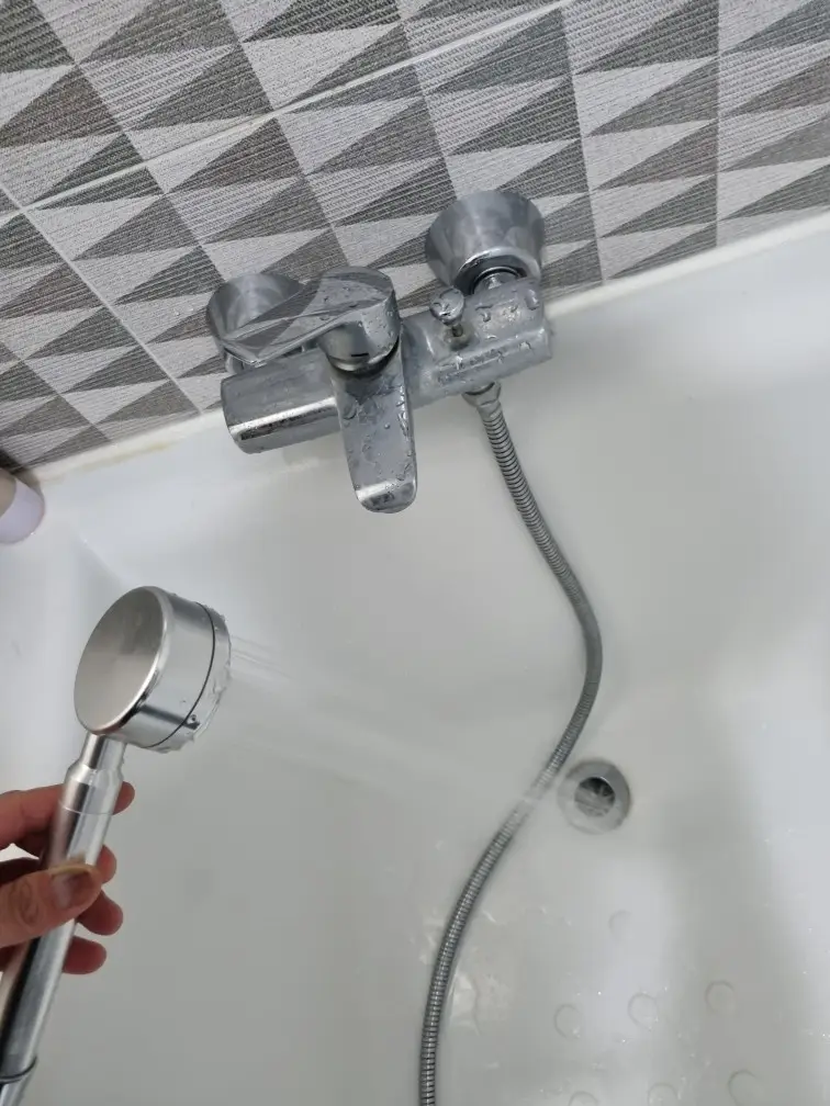 욕조 샤워기 수전 교체 완벽 가이드: 전문가가 알려주는 교체 방법과 주의사항